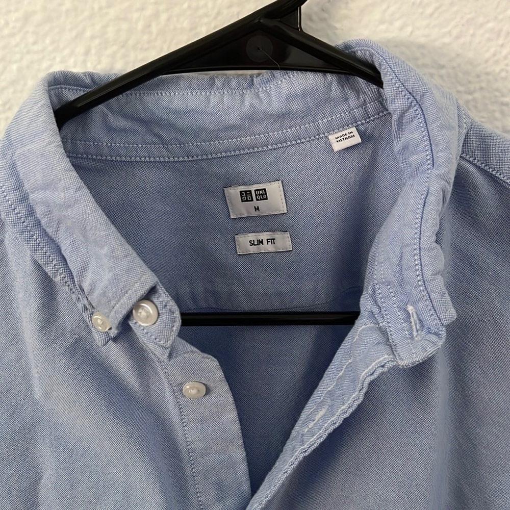 Uniqlo Slim fit dress shirts (Medium)